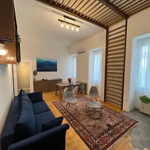  Appartamento Azure King In The Heart Of